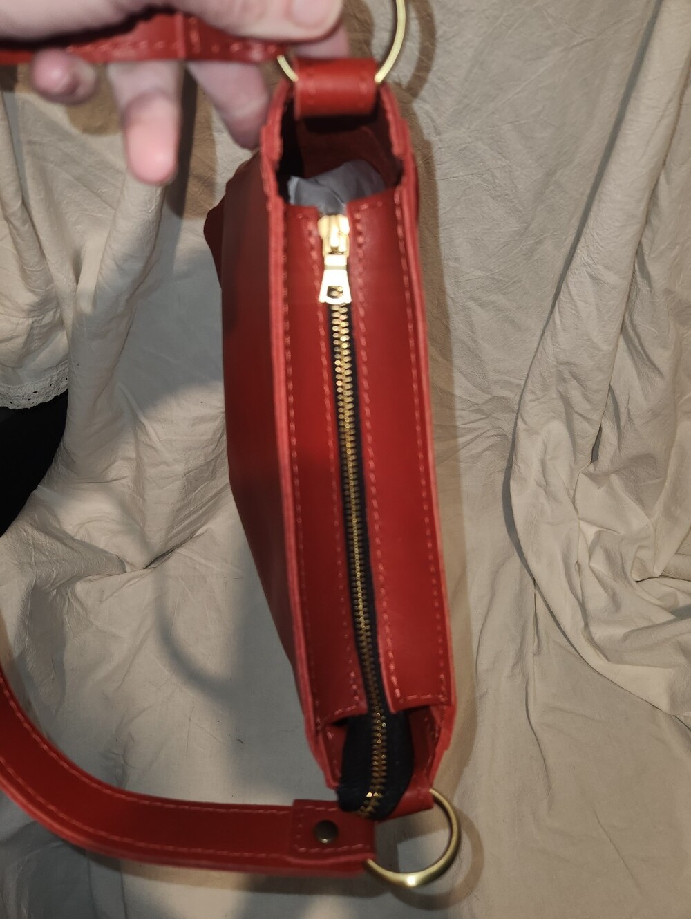 GUC PLG Small Triangle In Ruby - Picture 6 of 6